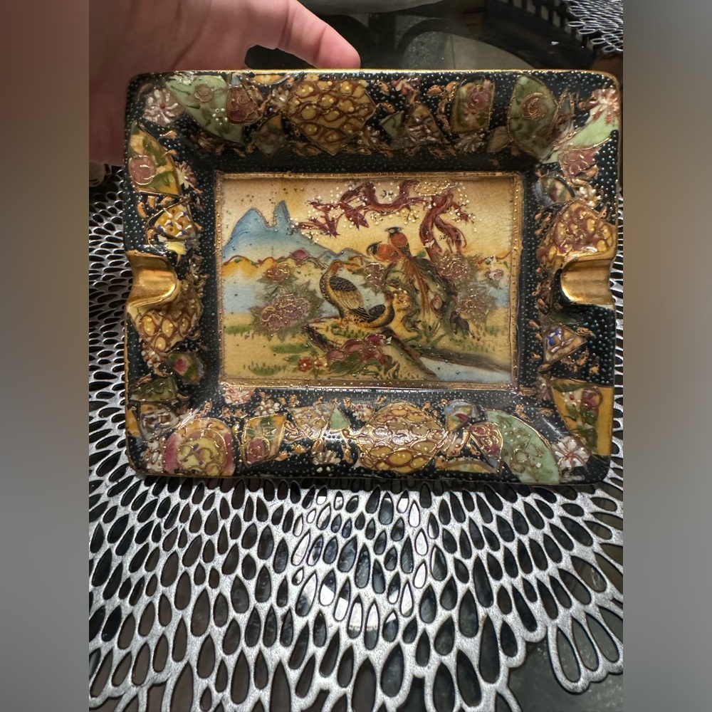 Exquisite ROYAL SATSUMA Ashtray w Birds Gold Gilded  1.5x6x7.5 Beautiful Details